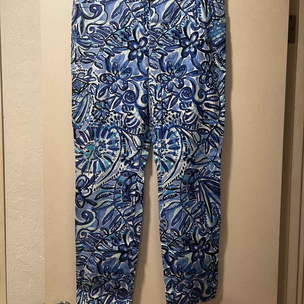 Lilly Pulitzer Blue and White Patterned Pants